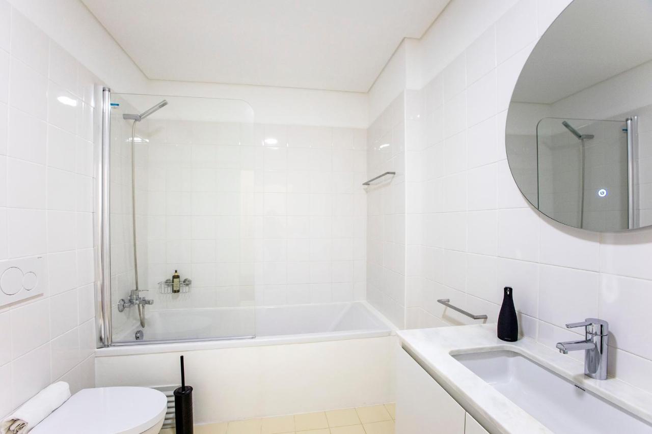 Superb 1Br Flat W/ Garden, Ac & Free Parking By Lovelystay Porto Exterior photo
